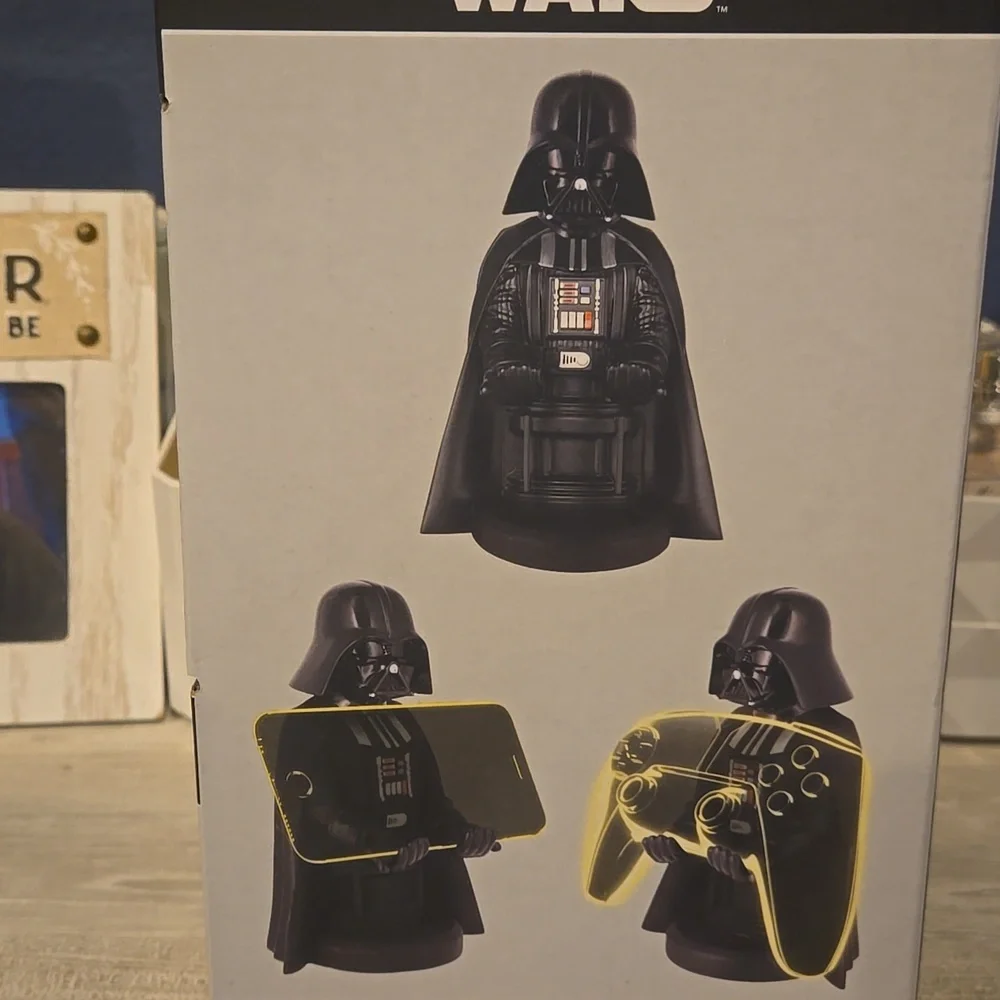 Star Wars Darth Vader Controller Holder - Black